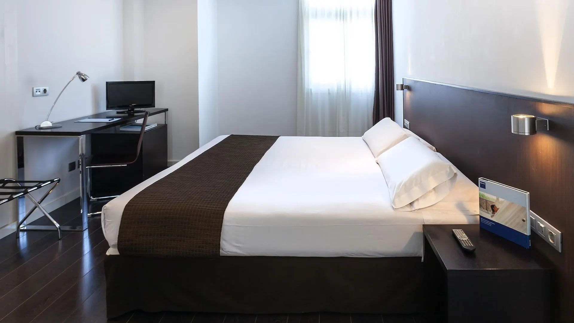 Occidental Santa Cruz Contemporaneo Hotel